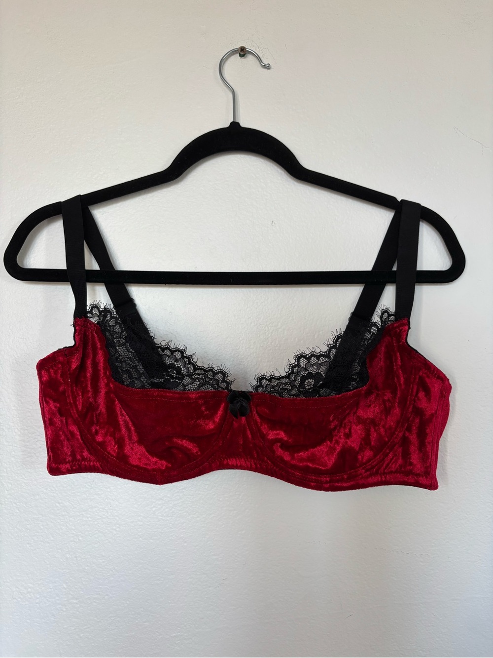 Frederick’s of Hollywood Martyna Red Velvet Lace Underwire Bra